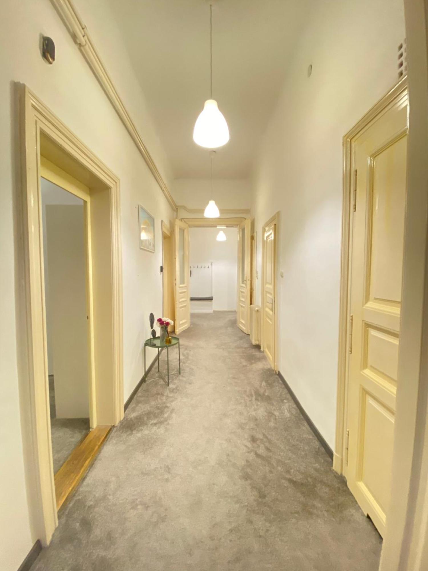 Sziv Apartment - Modern And Comfortable Budapest Esterno foto